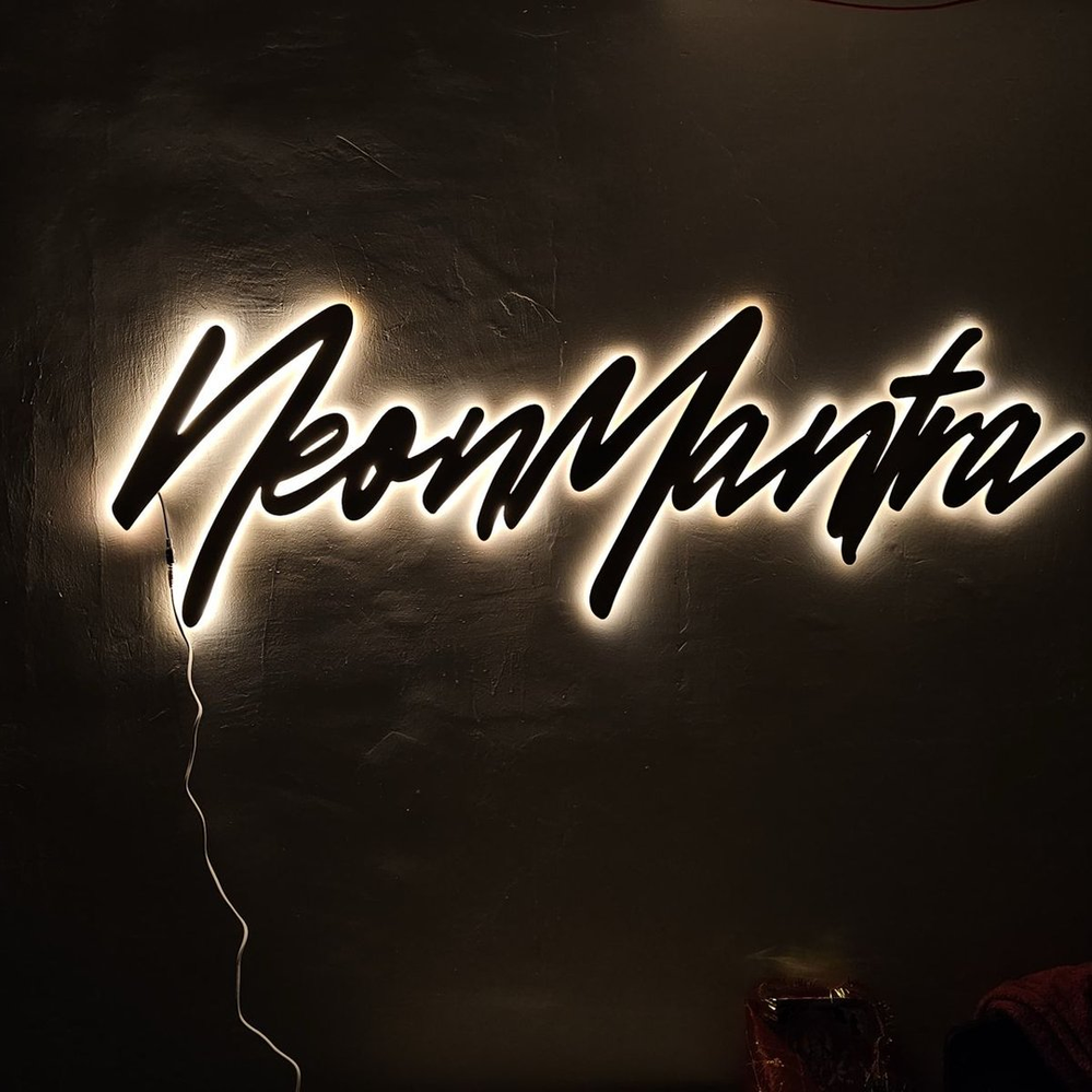 neonmantra's profile picture.png